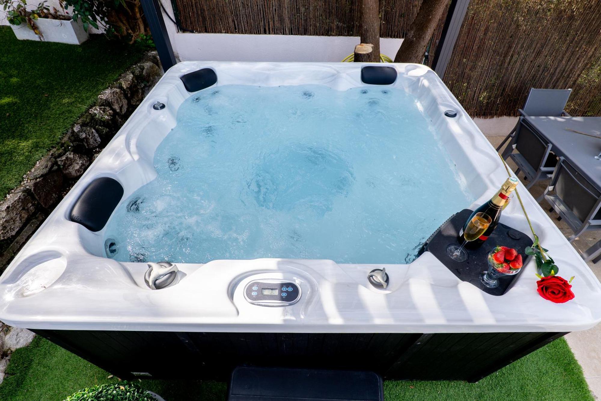 Piscine-Jacuzzi-Videoprojecteur-Clim La Perle Rare Villa Mougins Dış mekan fotoğraf